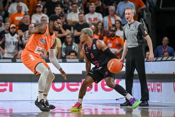 客战胡拜尔 客战胡拜尔