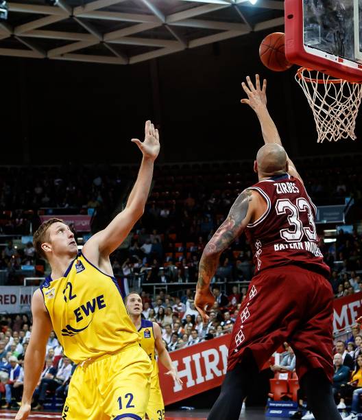 截然不同的 截然不同的